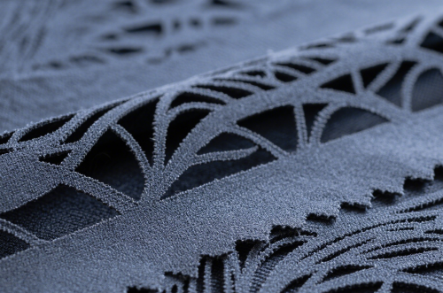 Переваги лазерного різання тканин і важливість лазерних систем керування