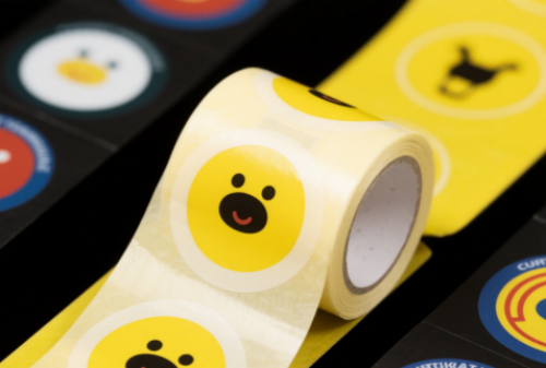 Революціонізуйте свій робочий процес наклейки за допомогою передової лазерної системи керування