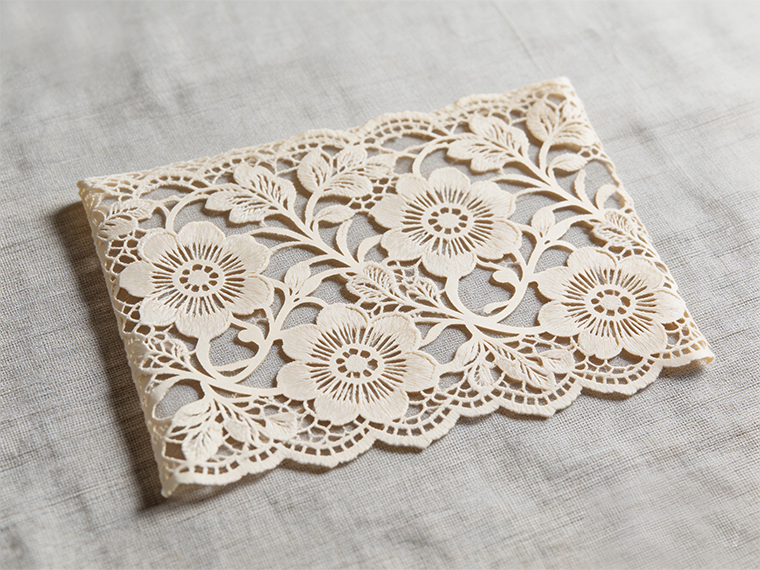 Чому системи різання тканини переходять на багатоосьові лазерні контролери? Ефективність є ключовим.